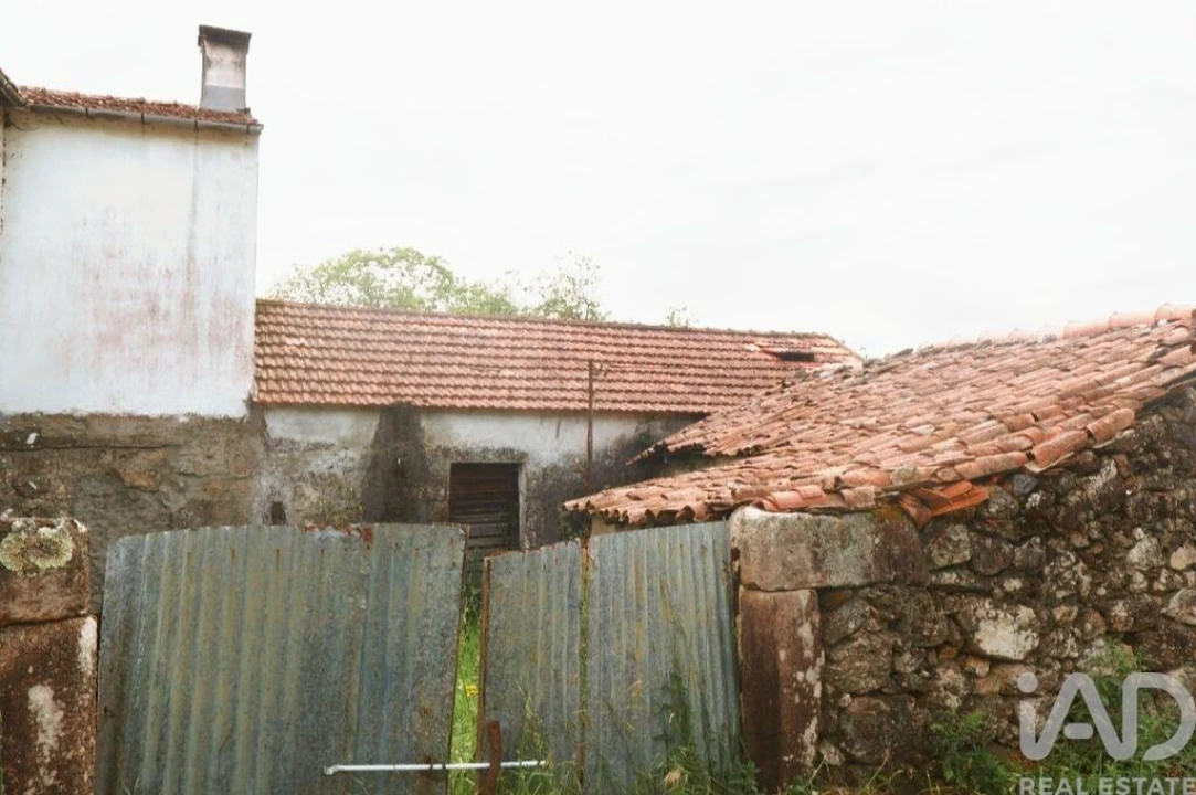 Moradia T2 para Venda em Coura Foto 15