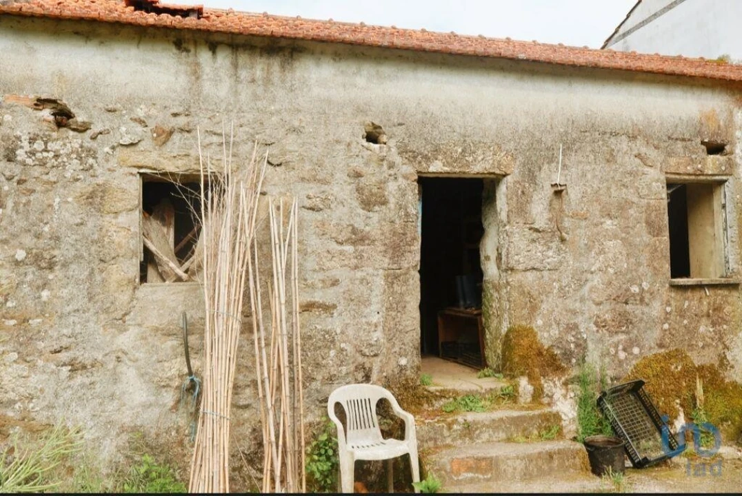 Moradia T2 para Venda em Coura Foto 9