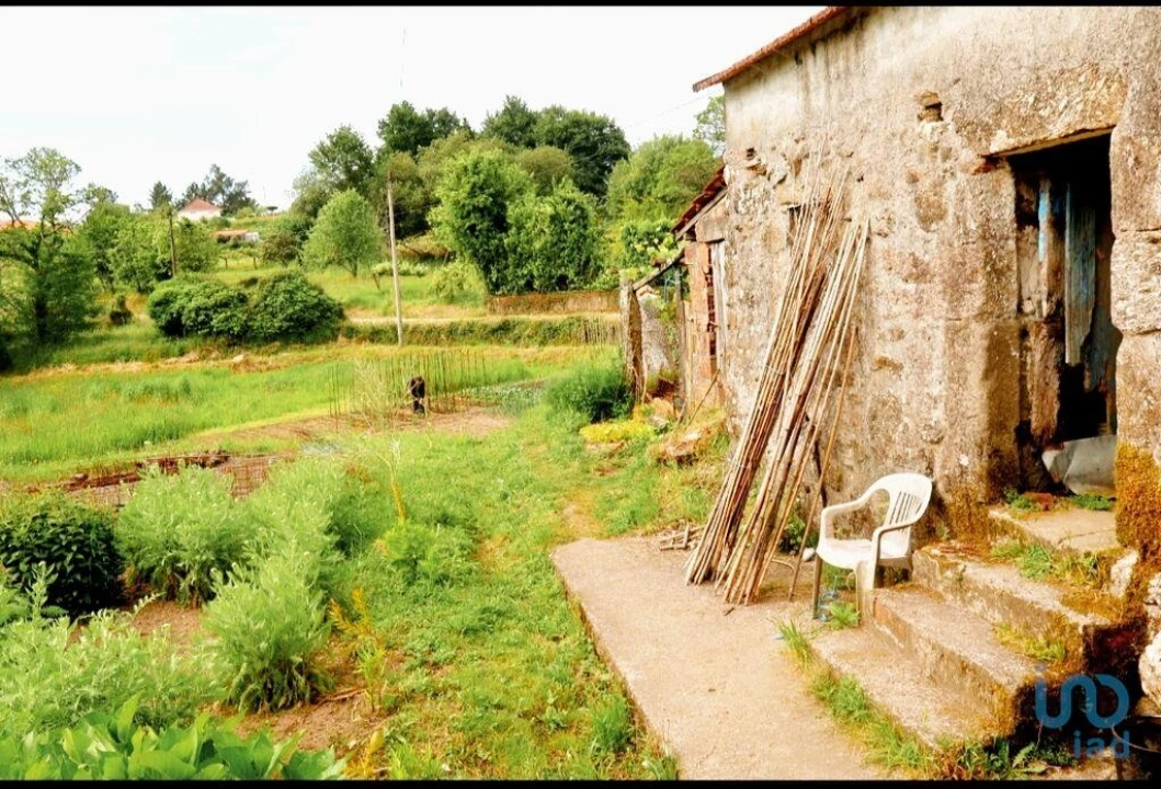 Moradia T2 para Venda em Coura Foto 12