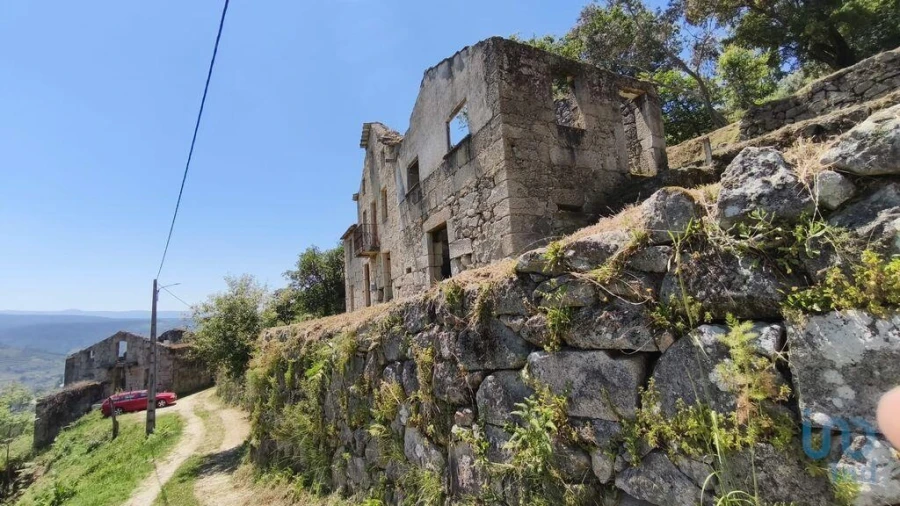 Terreno para Venda em Santa Ovaia e Vila Pouca da Beira Foto 1