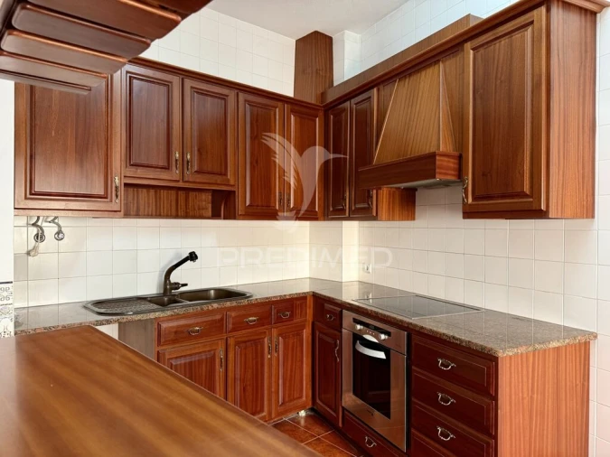 Apartamento T2 para Venda em Mira de Aire Foto 4