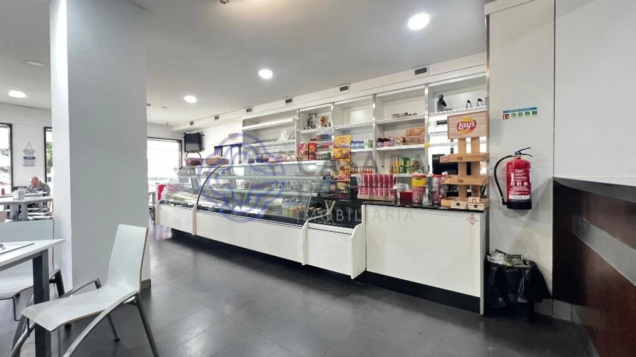 Negócio para Trespasse em Canelas Foto 1