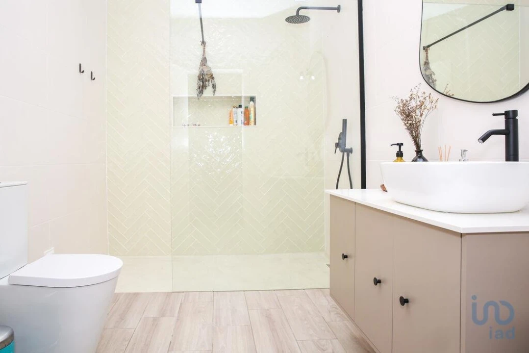 Moradia T4 para Venda em São Bartolomeu dos Galegos e Moledo Foto 9