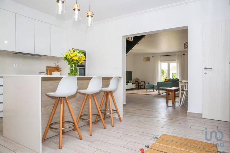 Moradia T4 para Venda em São Bartolomeu dos Galegos e Moledo Foto 6