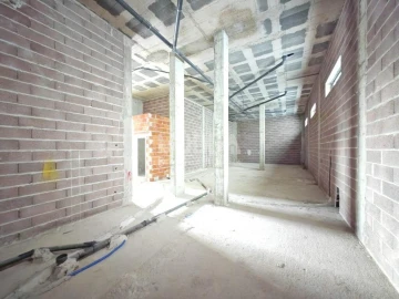 Loja para Arrendamento em Requeixo, Nossa Senhora de Fátima e Nariz