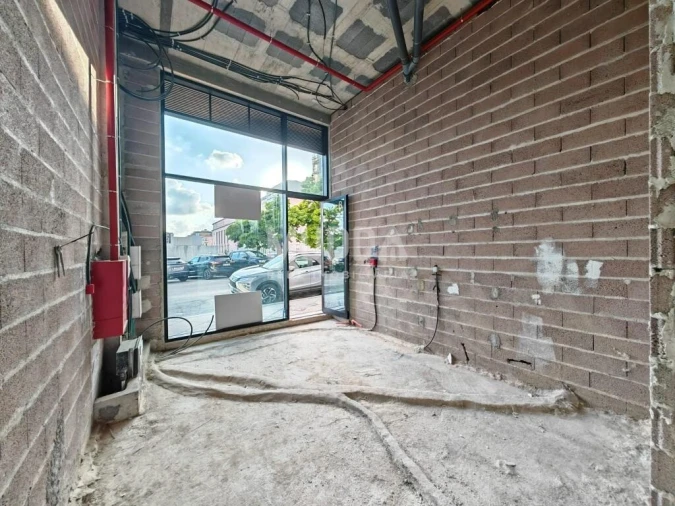 Loja para Arrendamento em Requeixo, Nossa Senhora de Fátima e Nariz Foto 2