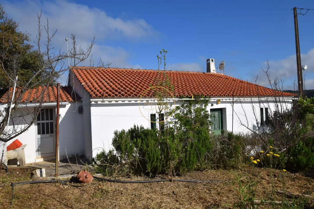 Moradia T3 para Venda em Ameixial Foto 1