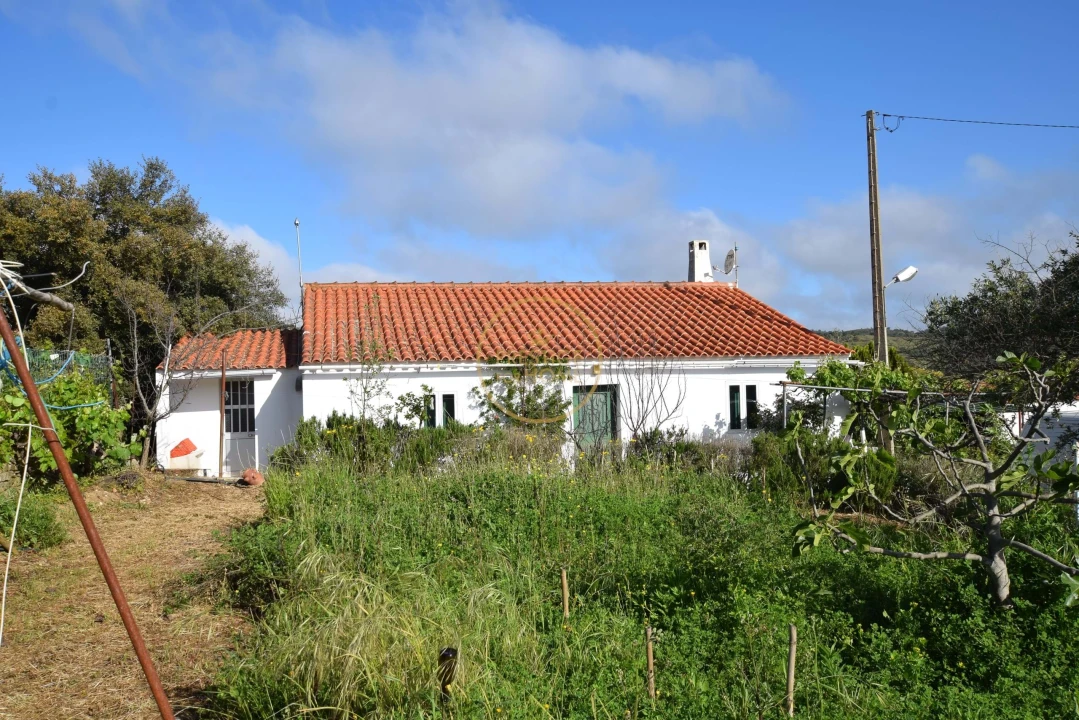 Moradia T3 para Venda em Ameixial Foto 2