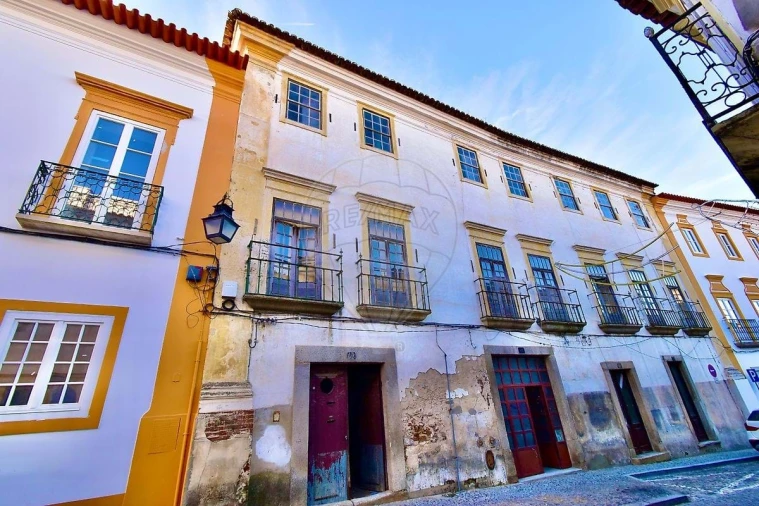 Prédio para Venda em Évora (São Mamede, Sé, São Pedro e Santo Antão)