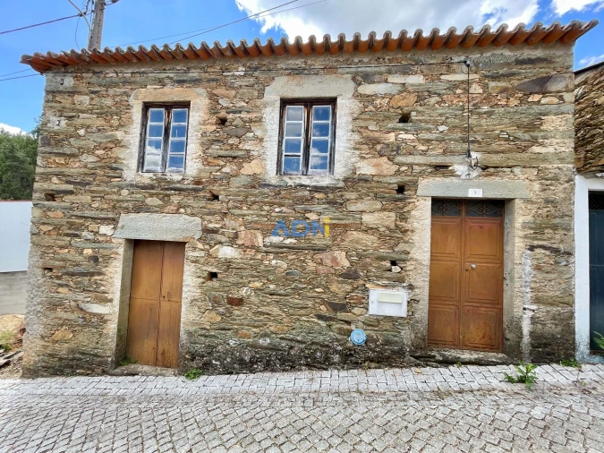 Moradia T3 para Venda em Almaceda Foto 3