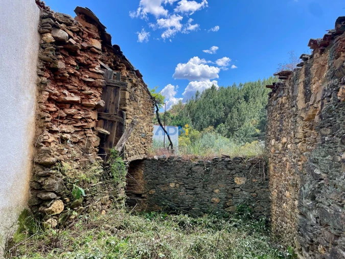 Moradia T3 para Venda em Almaceda Foto 17