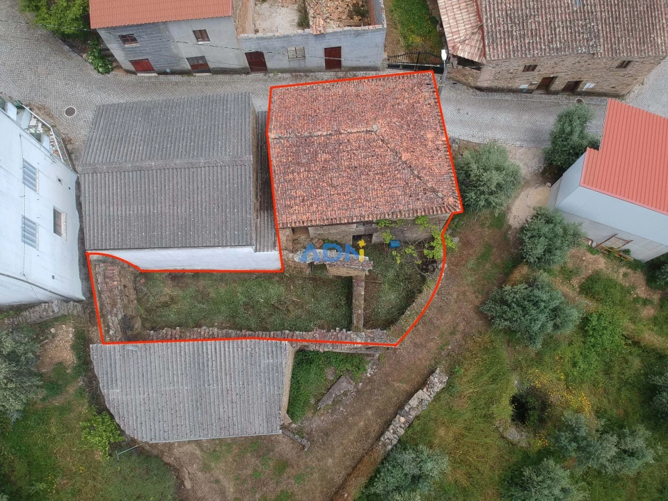 Moradia T3 para Venda em Almaceda Foto 2