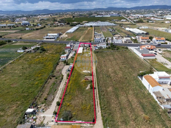 Terreno para Venda em Faro (Sé e São Pedro) Foto 1