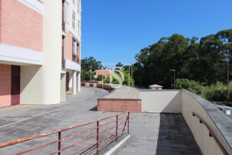 Negócio para Arrendamento em Barcarena Foto 49