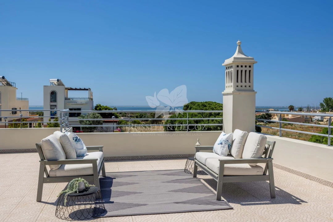 Moradia T4 para Venda em Olhão Foto 5