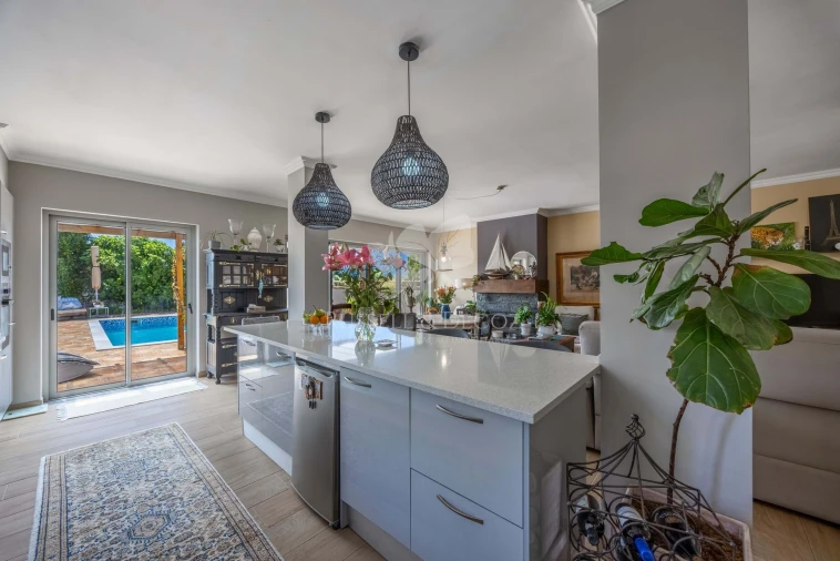 Moradia T4 para Venda em Olhão Foto 14