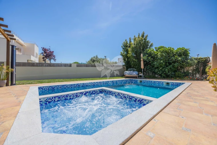 Moradia T4 para Venda em Olhão Foto 2