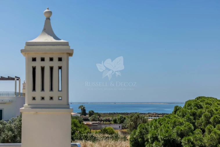 Moradia T4 para Venda em Olhão Foto 3