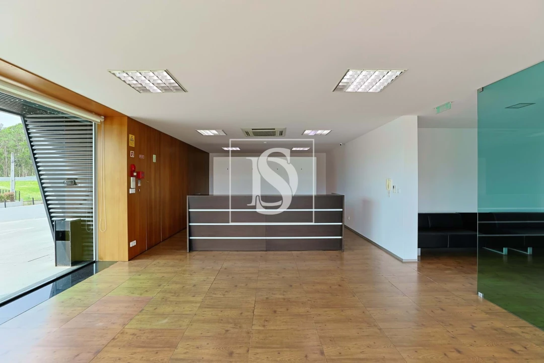 Armazém para Venda em Perelhal Foto 2