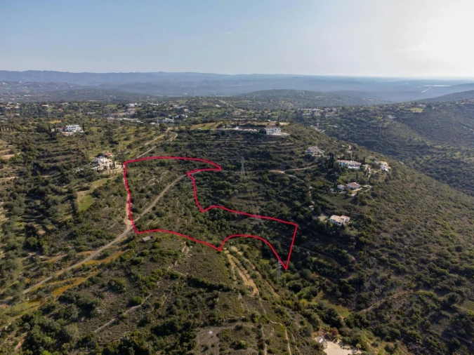 Terreno para Venda em Santa Barbara de Nexe Foto 1