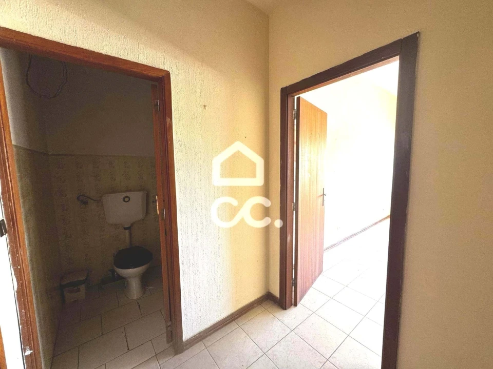 Negócio para Arrendamento em Santa Maria Maior Foto 6