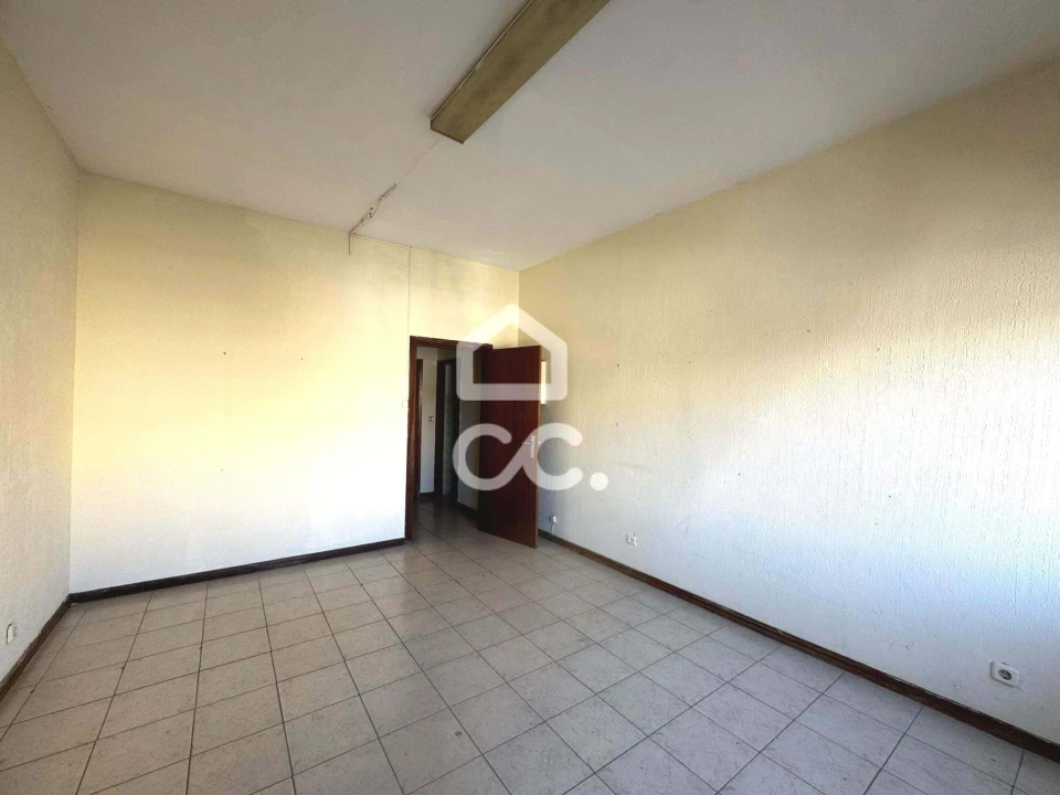 Negócio para Arrendamento em Santa Maria Maior Foto 1