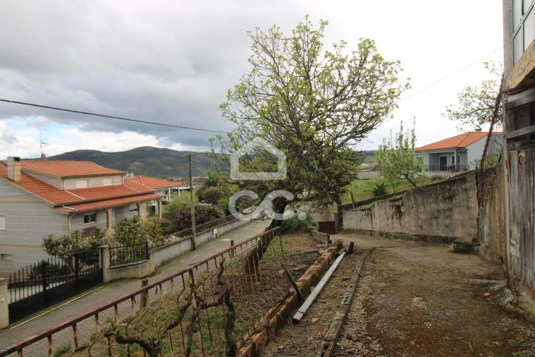 Moradia T3 para Venda em Ervededo Foto 11