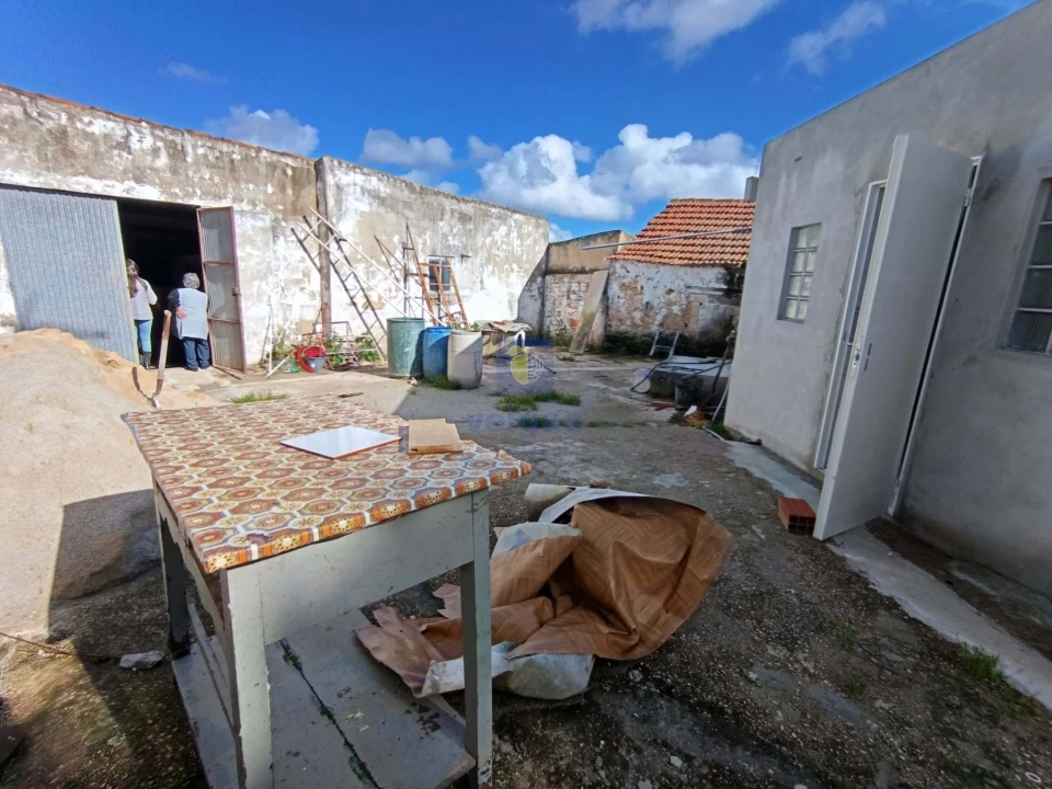 Moradia T2 para Venda em Alvorninha Foto 8