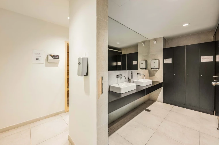 Apartamento T5 para Venda em Santo António Foto 32