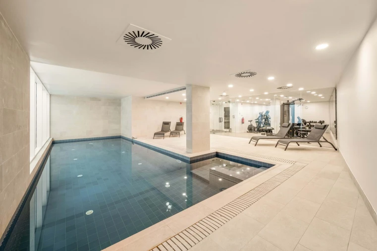 Apartamento T5 para Venda em Santo António Foto 28