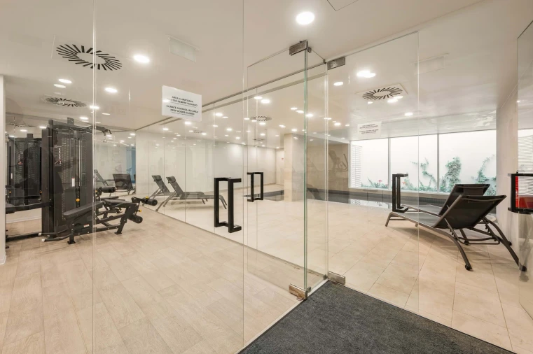 Apartamento T5 para Venda em Santo António Foto 30