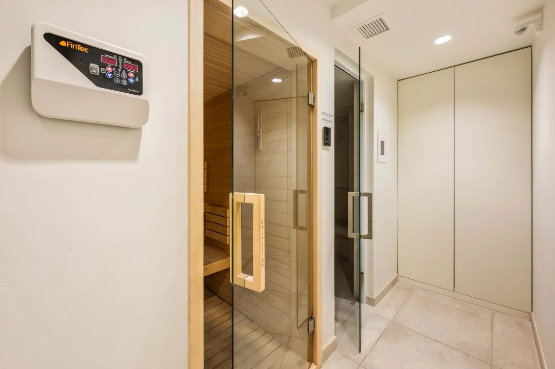 Apartamento T5 para Venda em Santo António Foto 31