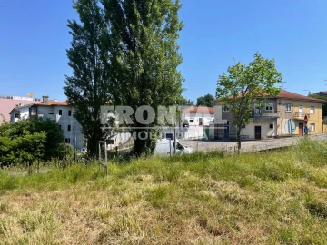 Terreno para Venda em Oliveira do Douro