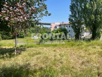 Terreno para Venda em Oliveira do Douro