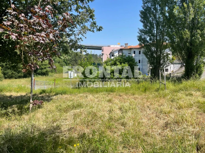 Terreno para Venda em Oliveira do Douro Foto 10