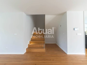 Moradia T4 para Venda em Mancelos