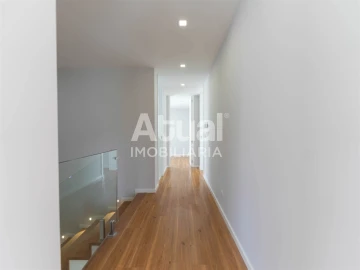 Moradia T4 para Venda em Mancelos