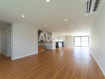 Moradia T4 para Venda em Mancelos