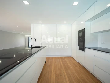 Moradia T4 para Venda em Mancelos