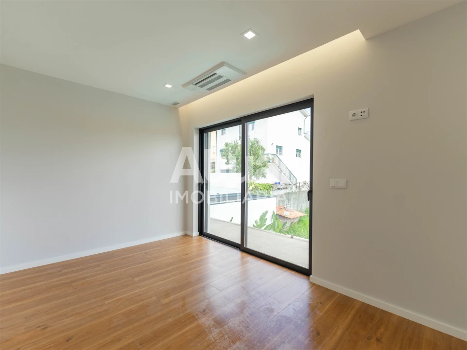 Moradia T4 para Venda em Mancelos Foto 19