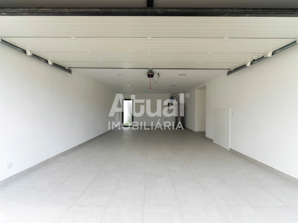 Moradia T4 para Venda em Mancelos Foto 4