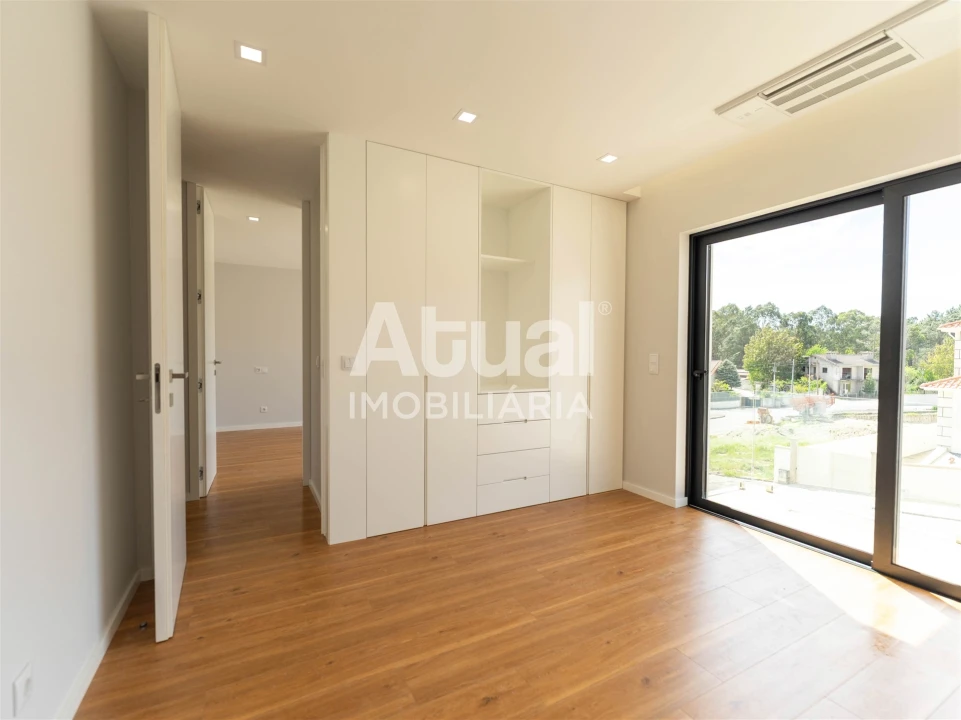 Moradia T4 para Venda em Mancelos Foto 22