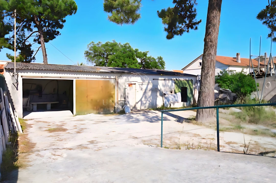 Armazém para Venda em Quinta do Conde Foto 1