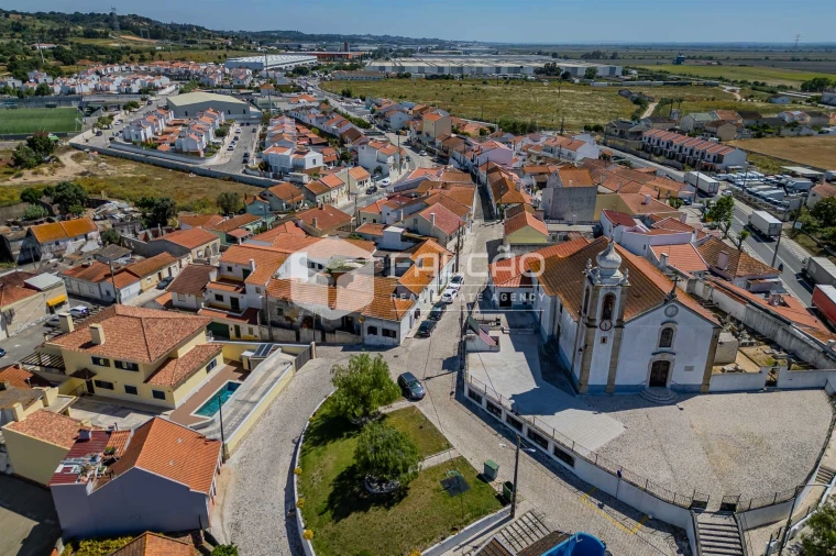 Moradia T5 para Venda em Vila Nova da Rainha Foto 9