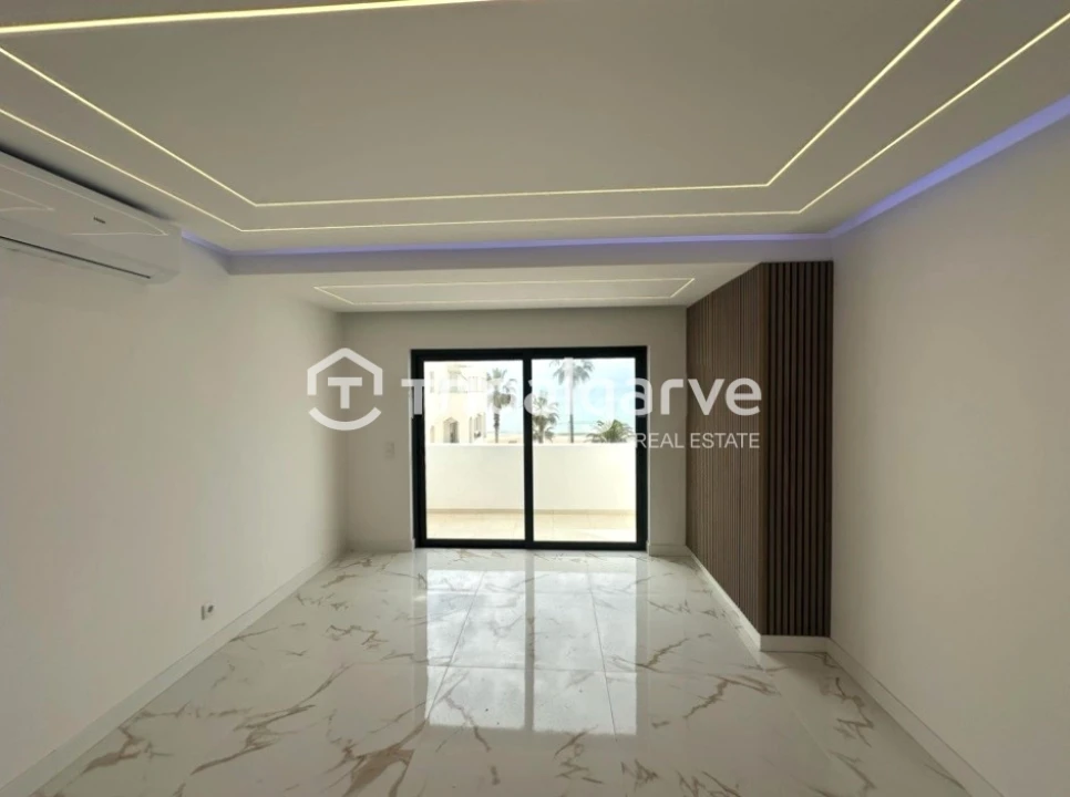 Apartamento T2 para Venda em Quarteira Foto 2