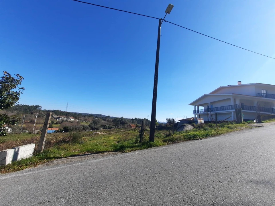 Terreno para Venda em Couto de Baixo e Couto de Cima Foto 3