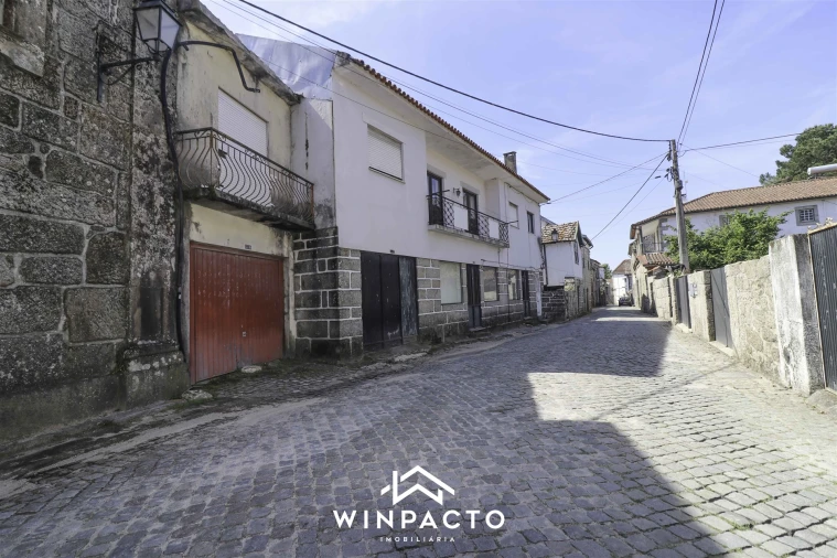 Moradia T3 para Venda em Canas de Senhorim