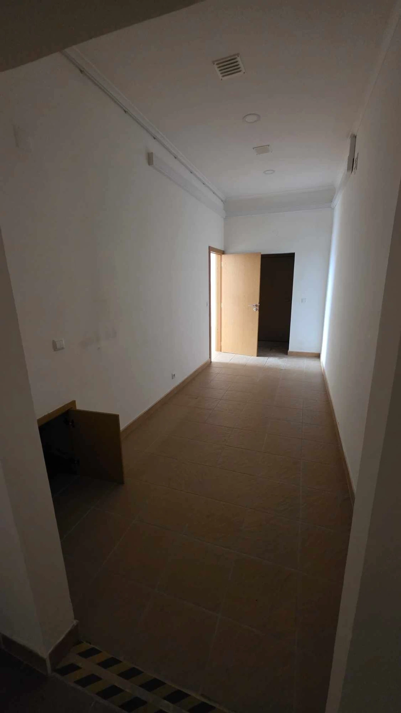 Loja para Arrendamento em São João Baptista e Santa Maria dos Olivais Foto 9