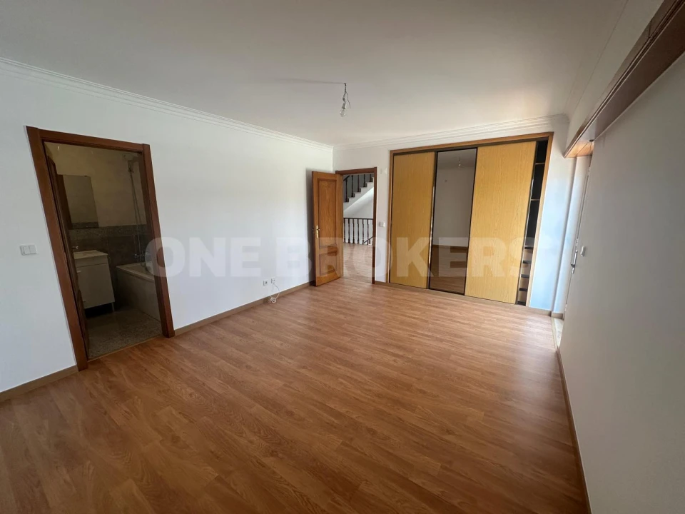 Moradia T4 para Venda em Sesimbra (Castelo) Foto 6