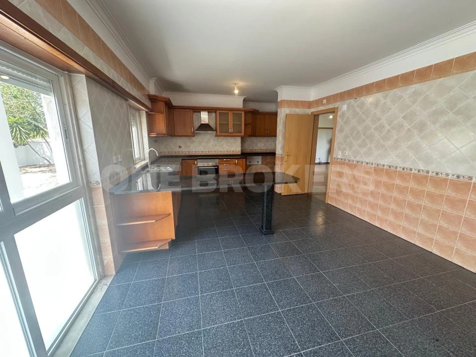 Moradia T4 para Venda em Sesimbra (Castelo) Foto 4